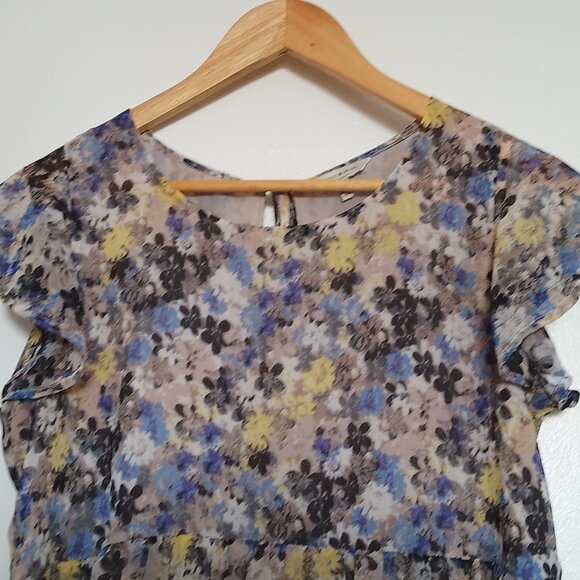 Lucky Brand Blouse, Floral Print, Ruffle Cap Sleeves, High-Low Hemline, Sz. S - Picture 2 of 9